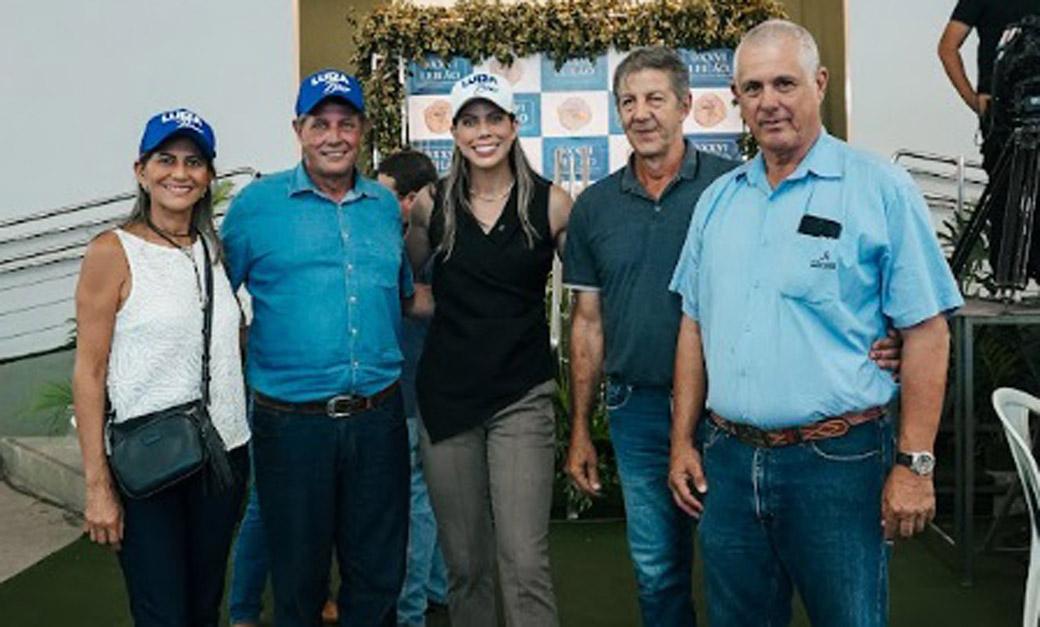 A candidata a deputada federal, Luiza Boer prestigiou leilão J.A Nelore Mocho em Juara e destacou a força da pecuária regional