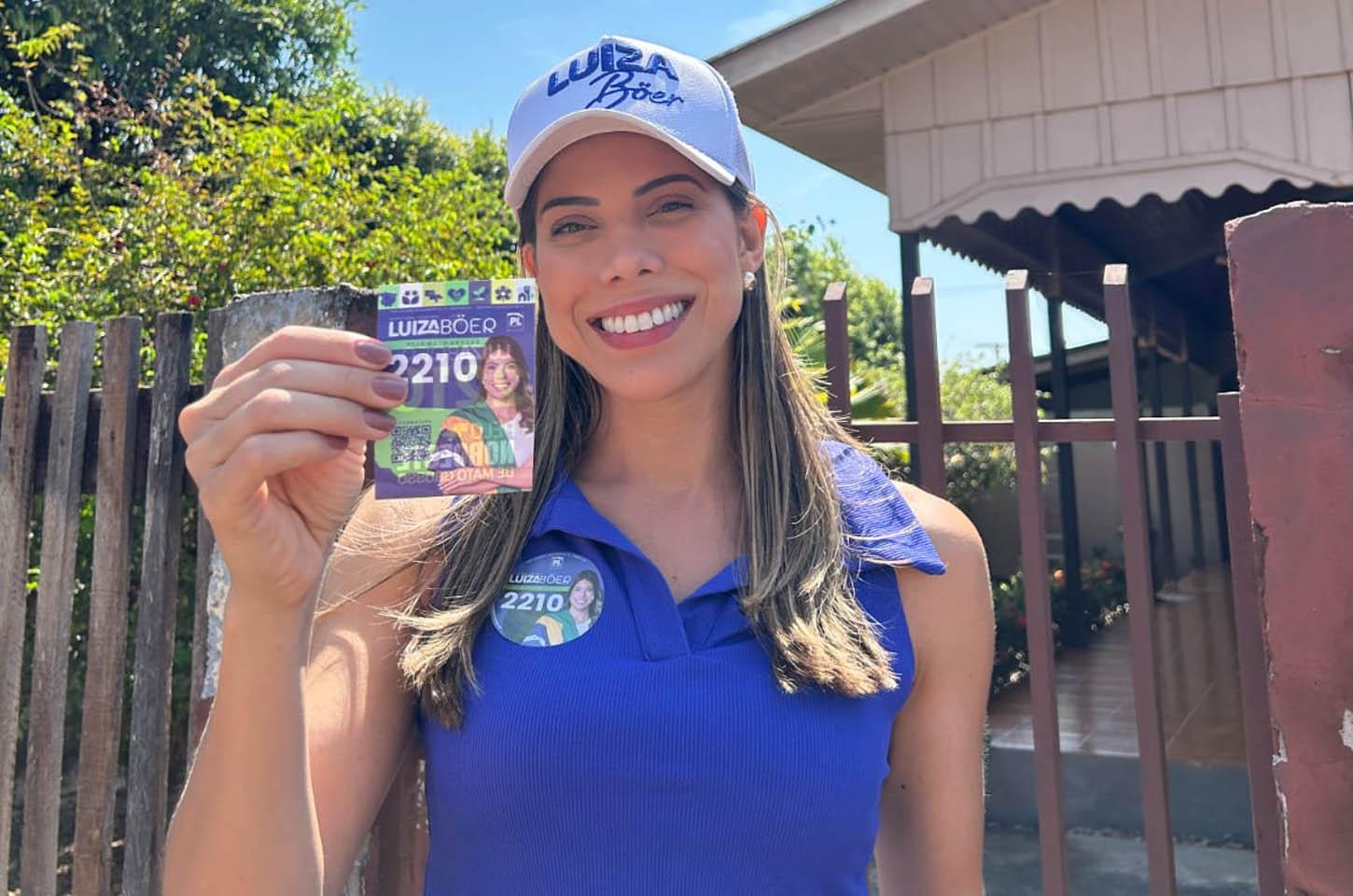 Luiza Böer visita comércio de Juína e apresenta propostas de sua candidatura a deputada federal