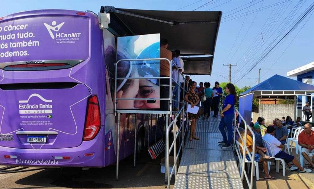 Pacientes que passaram por triagem receberão atendimentos do ônibus do Hospital do Cancer de Cuiabá em Juara