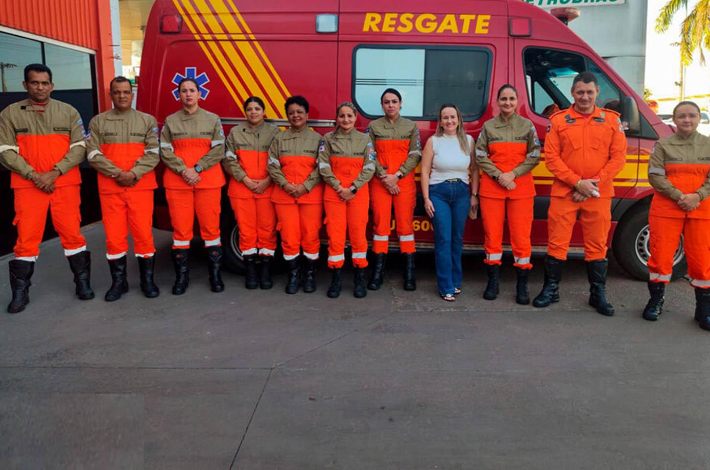 Saúde de Juara entrega novos uniformes ao Samu e reforça parceria com Corpo de Bombeiros